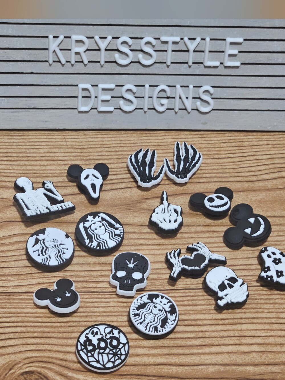 Horror Skull Halloween Movie Shoe Charms 16 Piece